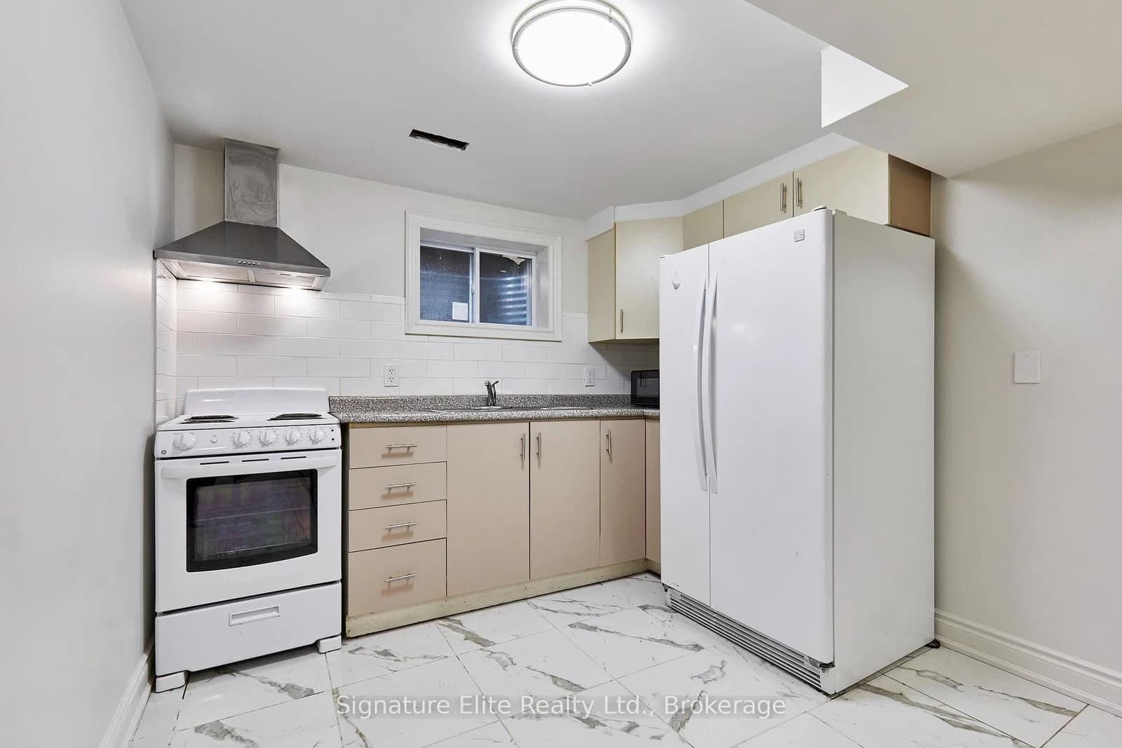 Tarsus Crescent in Toronto · Highland Creek — photo 2