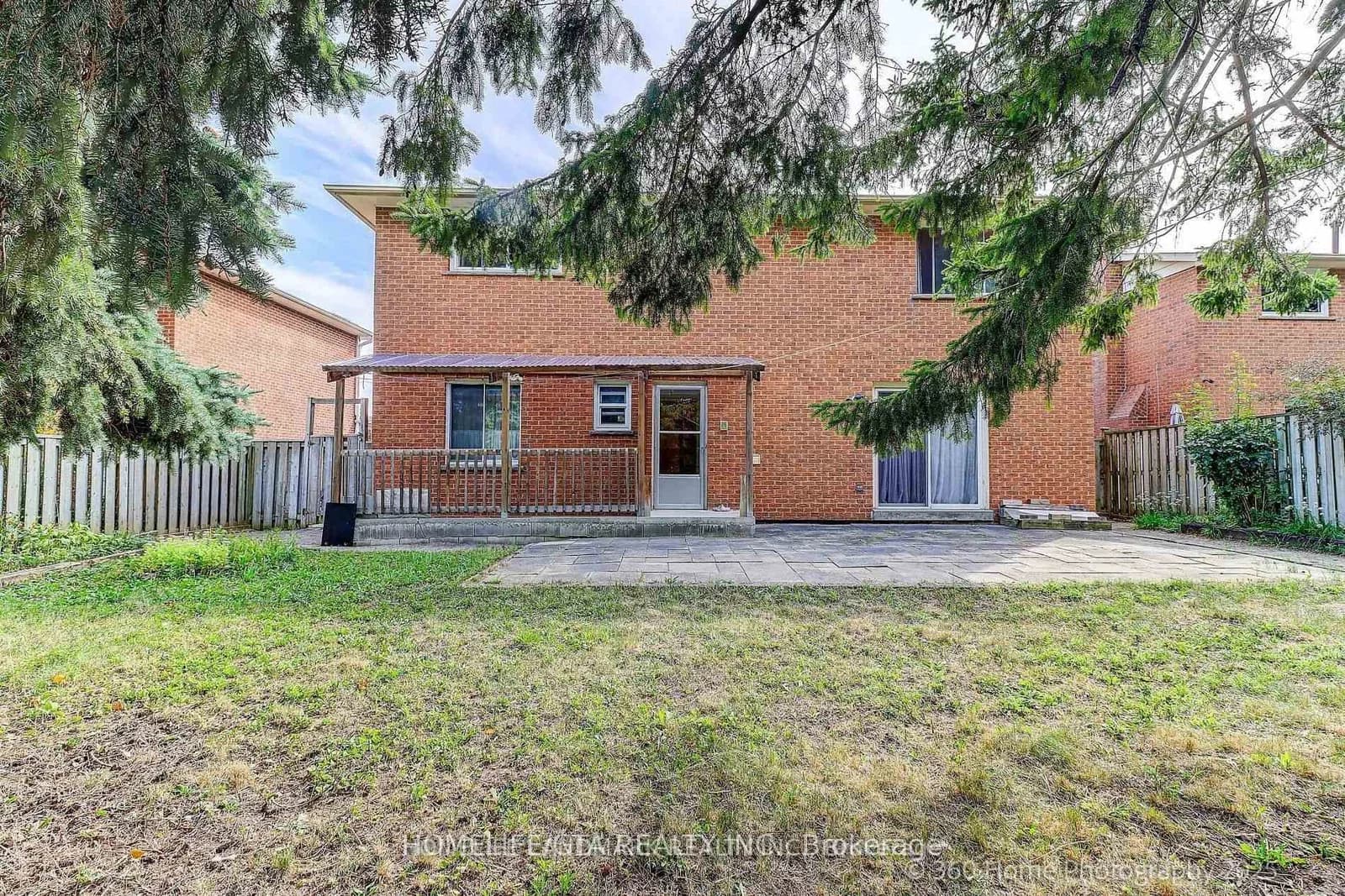 Silversted Drive in Toronto · Agincourt North — photo 2