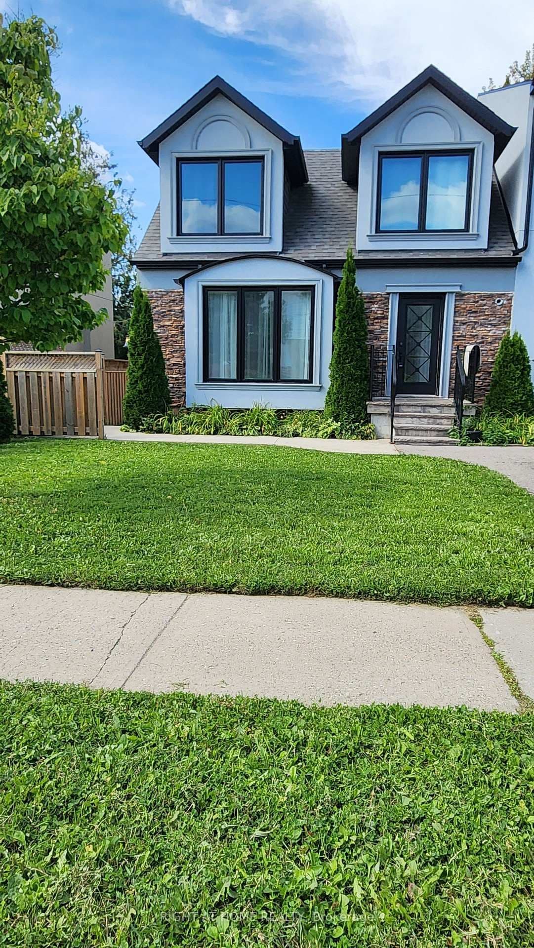 Ellington Drive in Toronto · Wexford-Maryvale — photo 2