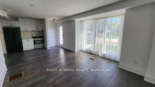 Ellington Drive in Toronto · Wexford-Maryvale — photo 3
