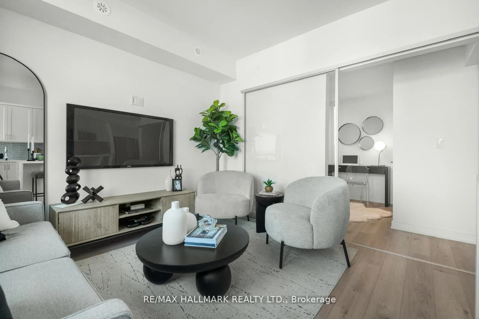 O'Connor Drive in Toronto · O'Connor-Parkview — photo 2