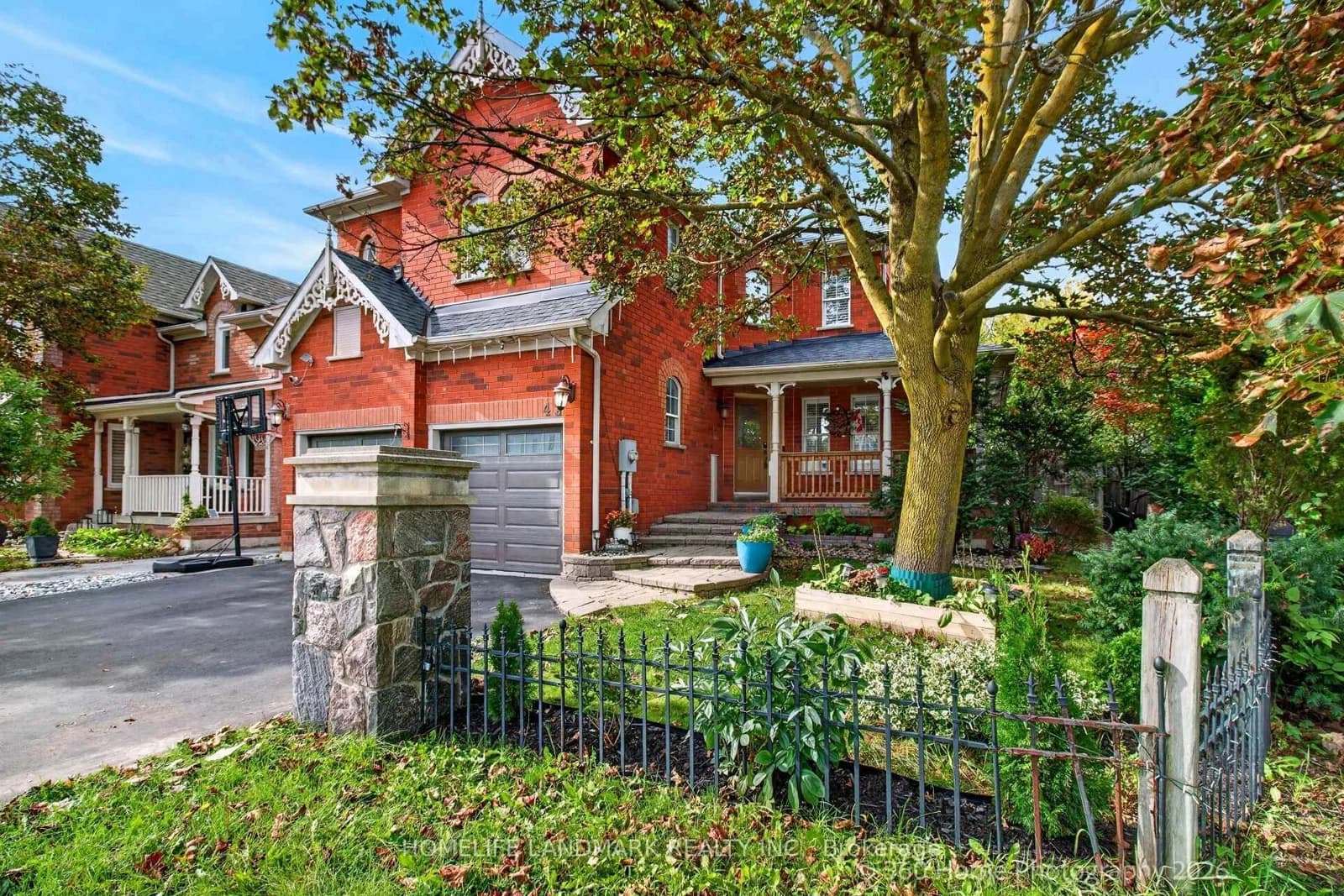 Blackfriar Avenue in Whitby · Brooklin — photo 2