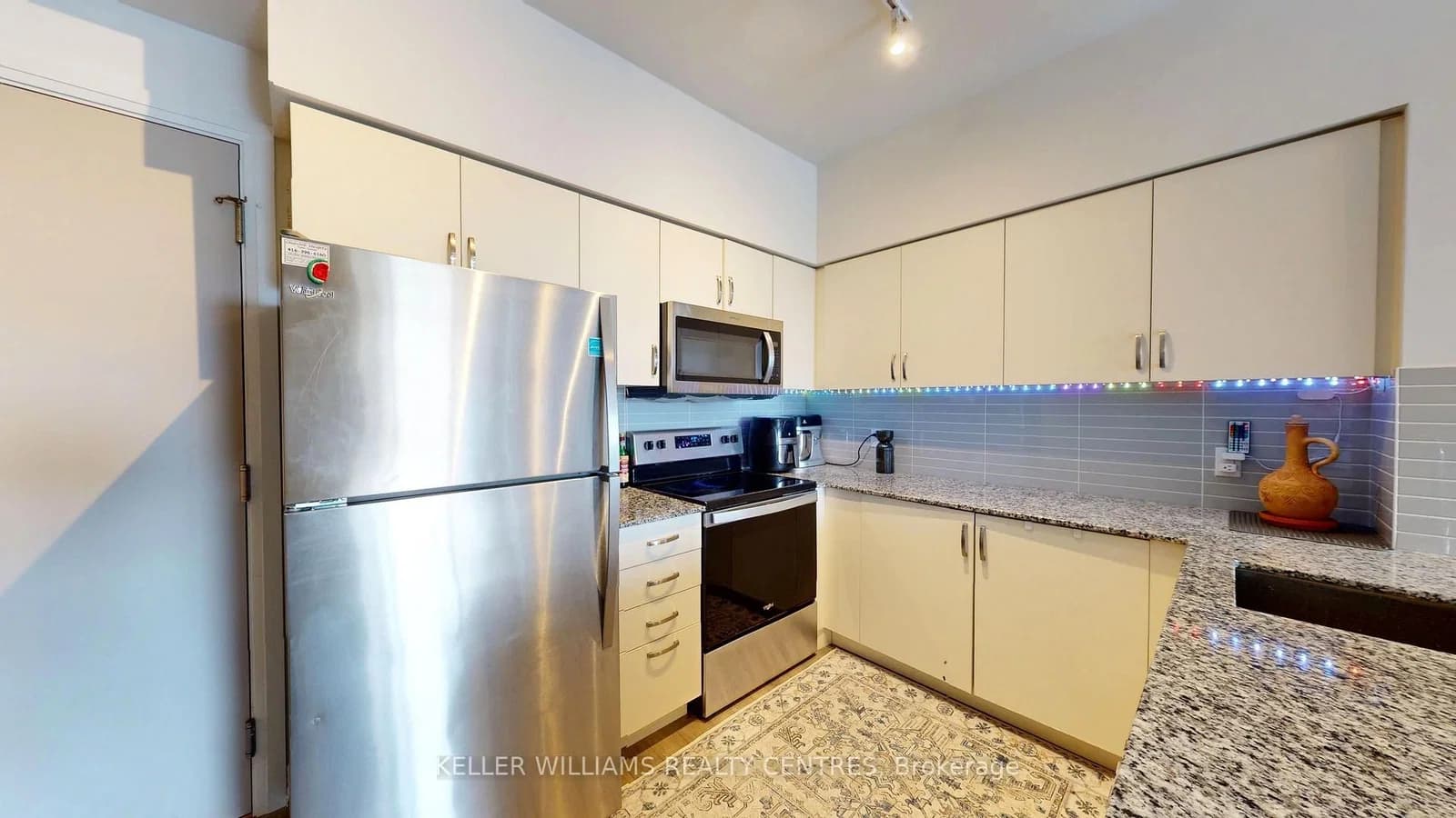Meadowglen Pl. in Toronto · Woburn — photo 3