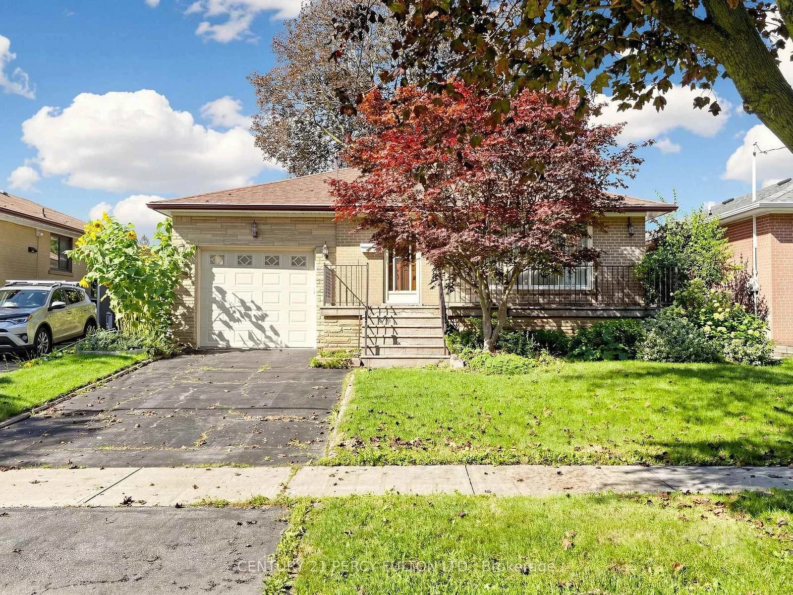 Scarborough Golf Club Road in Toronto · Woburn — photo 2