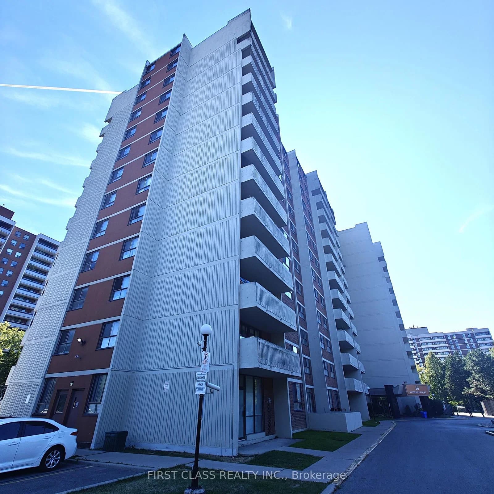 Stonehill Court in Toronto · L'Amoreaux — photo 2
