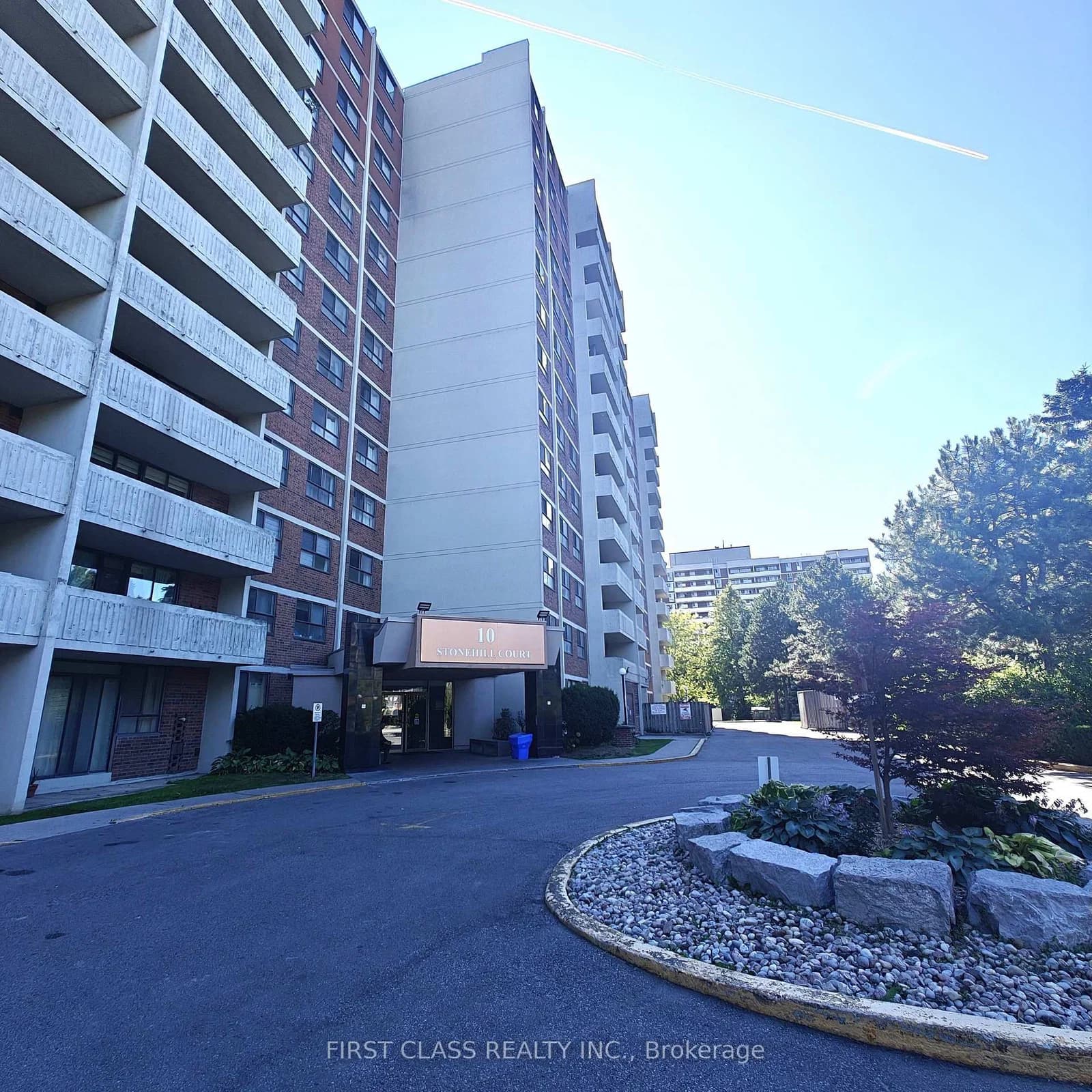Stonehill Court in Toronto · L'Amoreaux — photo 3