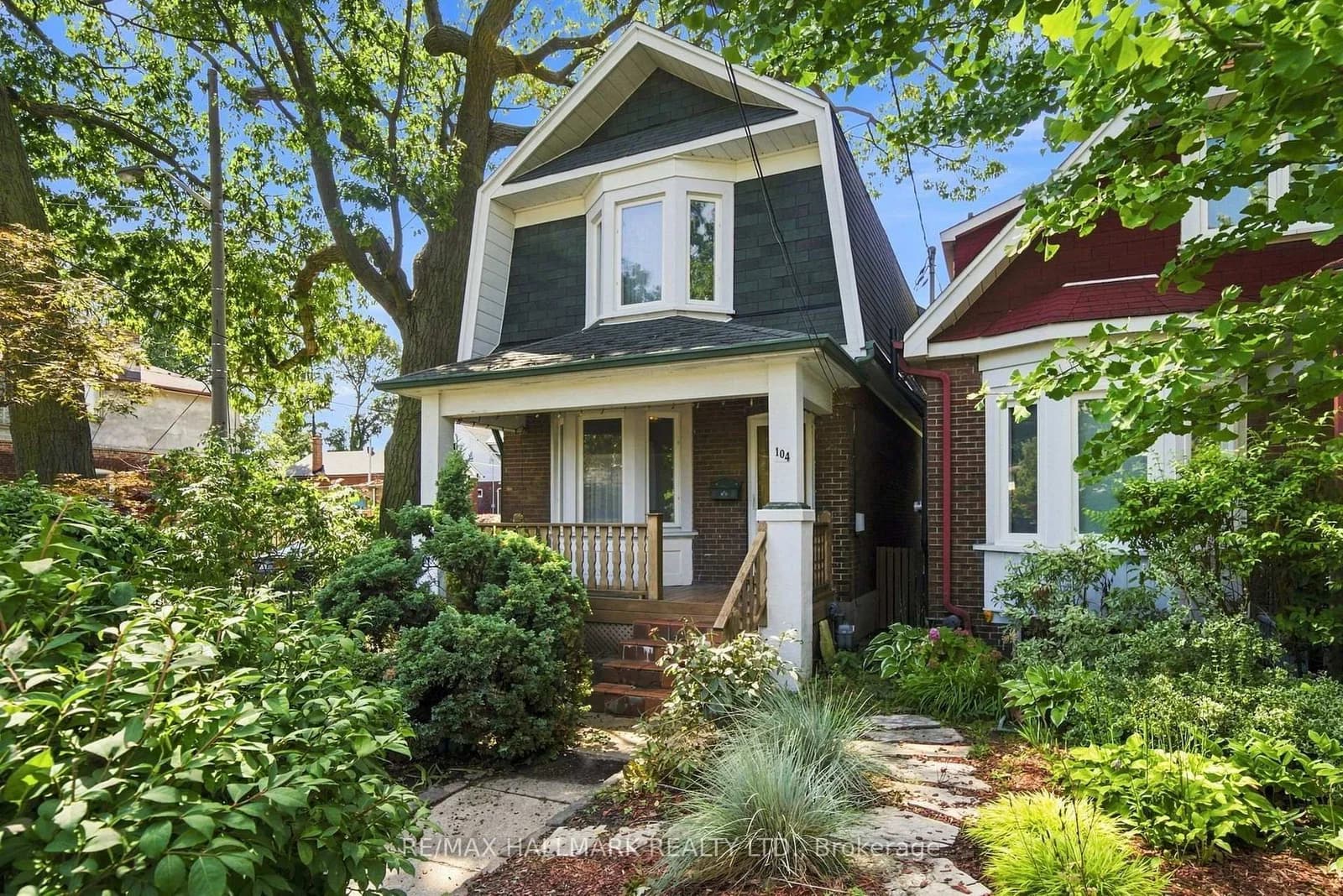 Photo of Chisholm Avenue in Toronto · Woodbine-Lumsden