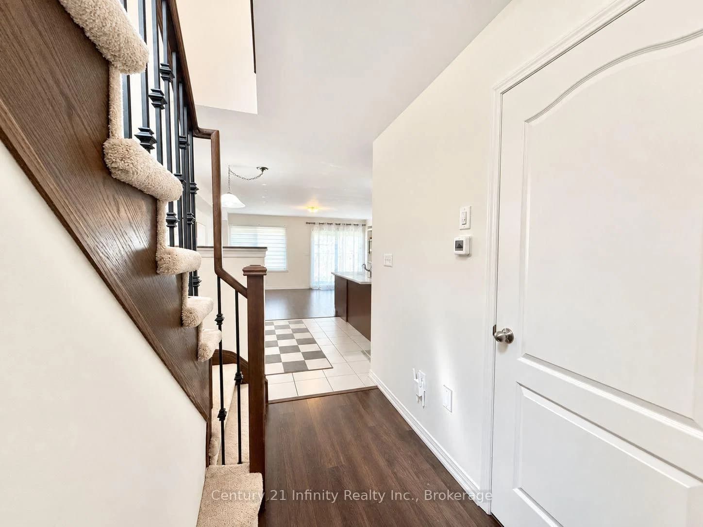 Dress Circle Crescent in Oshawa · Windfields — photo 2