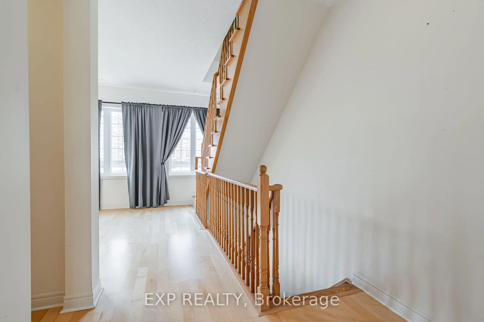 Carnahan Terrace in Toronto · East End-Danforth — photo 3