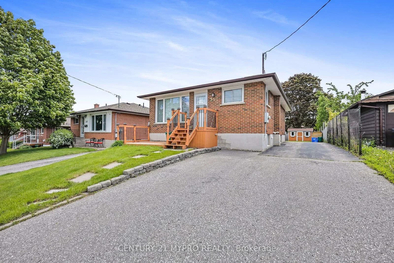 Photo of BSMT 351 Conant Street in Oshawa · Lakeview