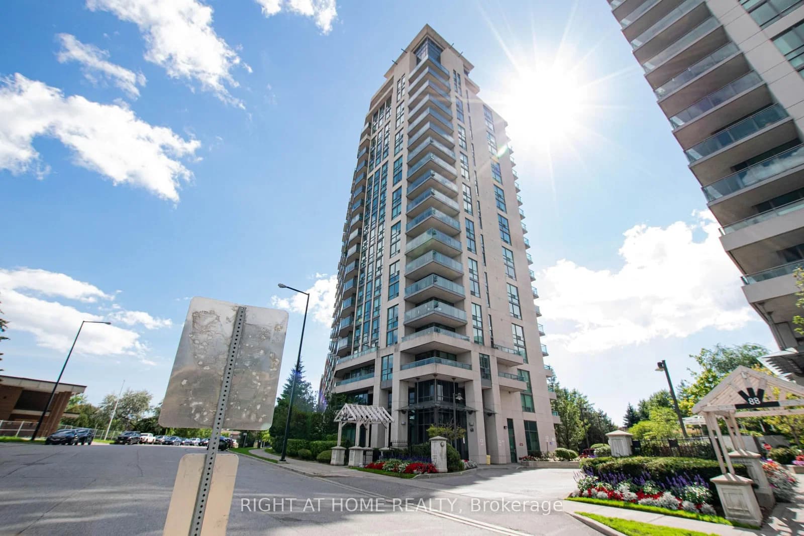 Photo of Grangeway Avenue in Toronto · Woburn