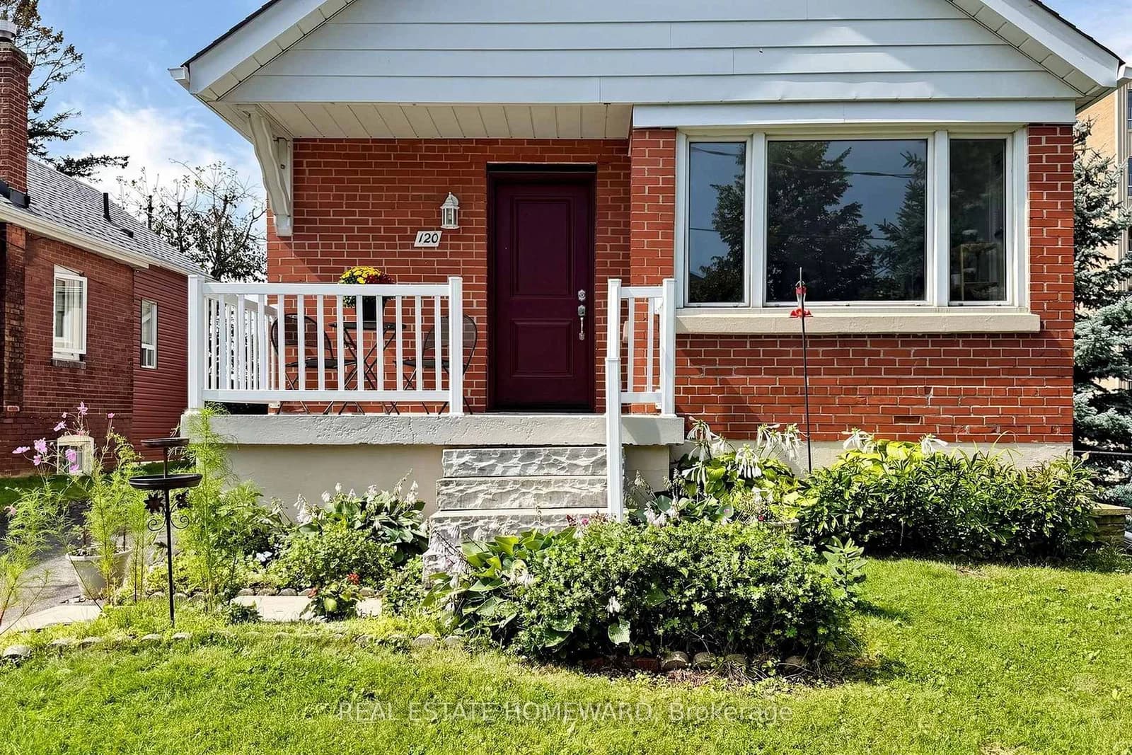 Pitt Avenue in Toronto · Clairlea-Birchmount — photo 3