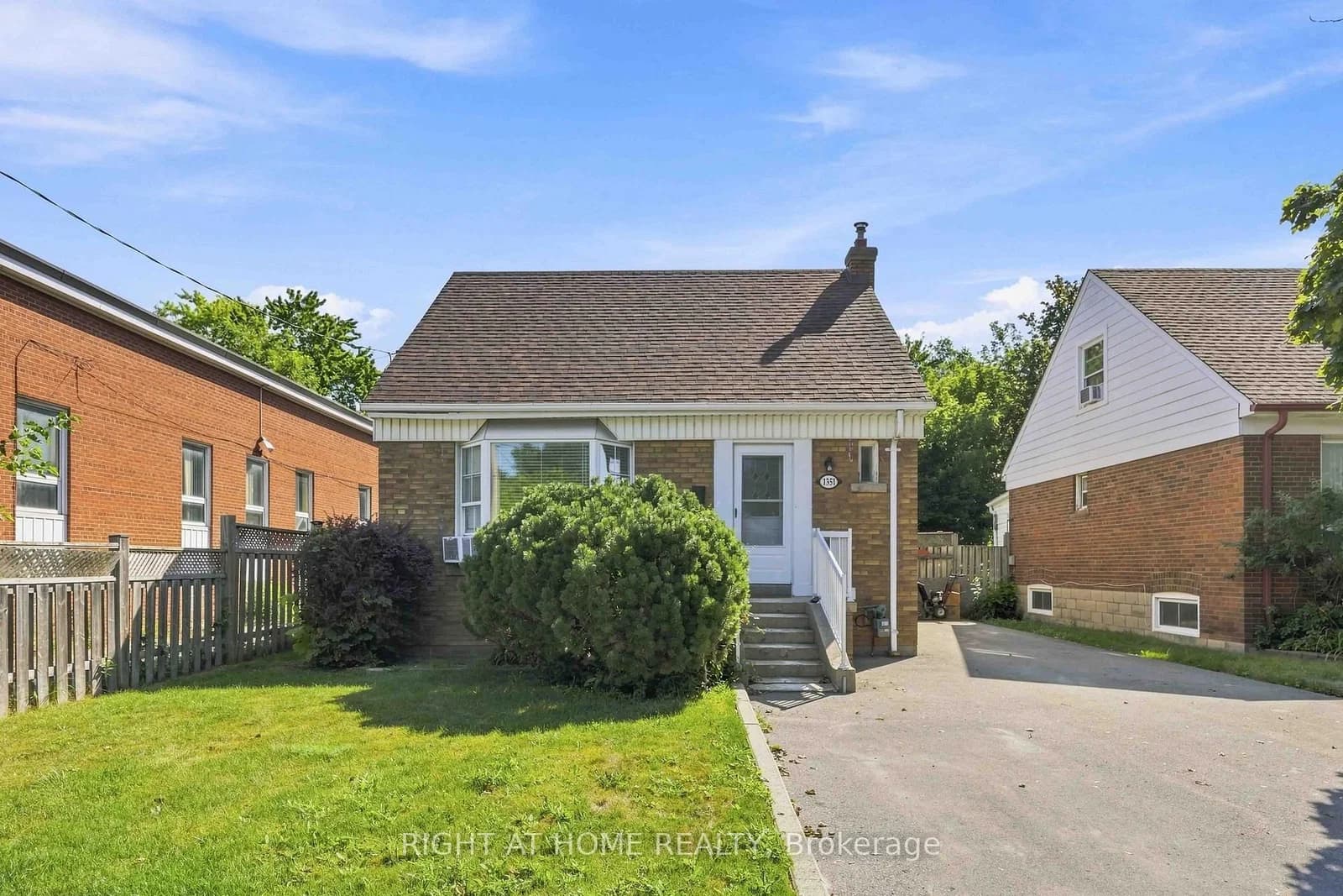 Photo of Warden Avenue in Toronto · Wexford-Maryvale