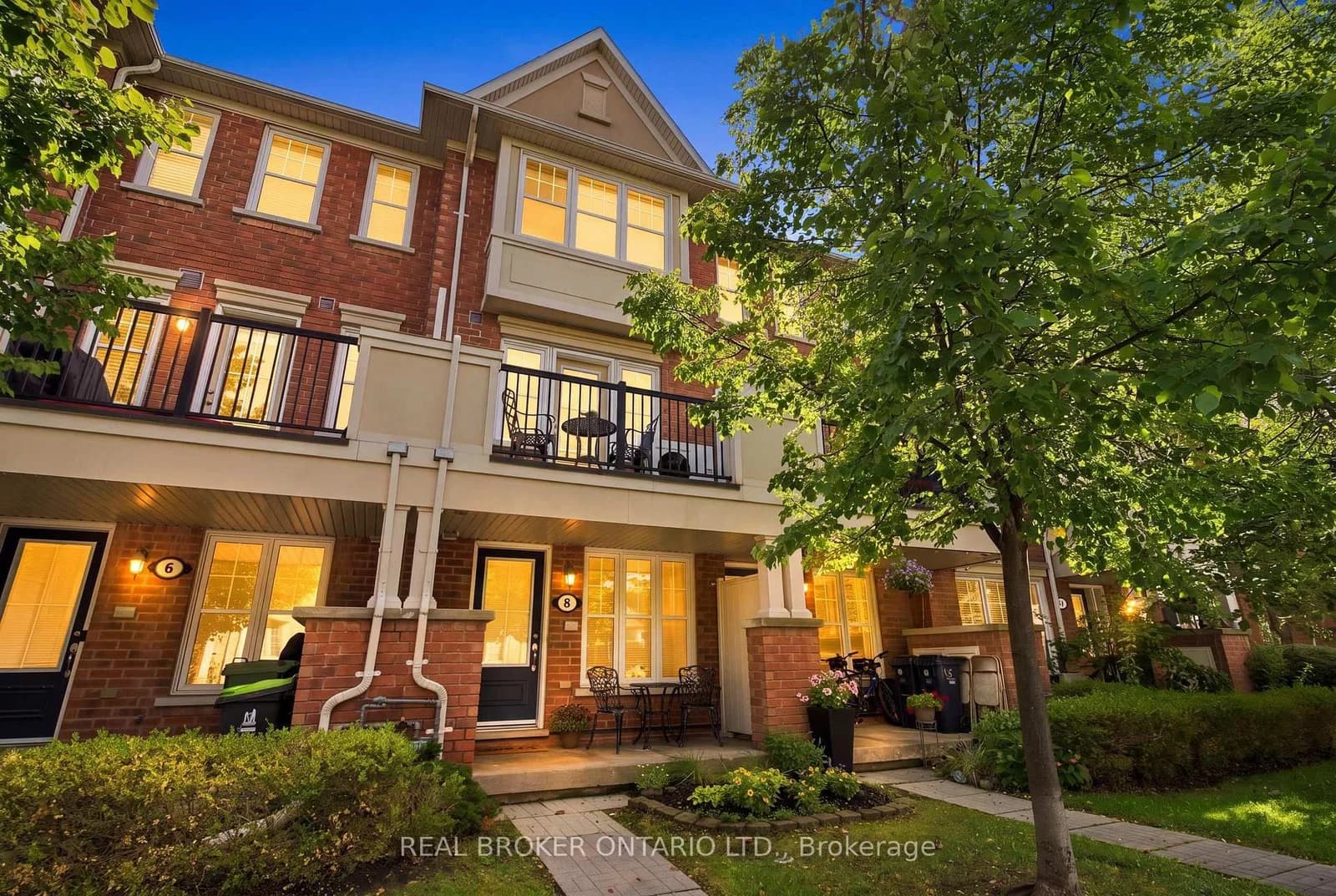 Photo of Ayers Crescent in Toronto · Clairlea-Birchmount