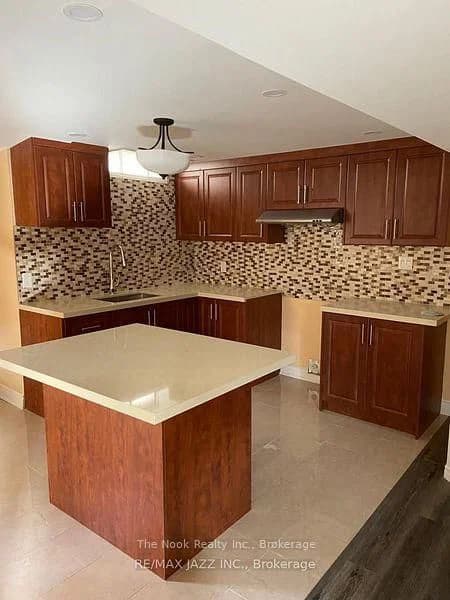 Glenabbey Drive in Clarington · Courtice — photo 3