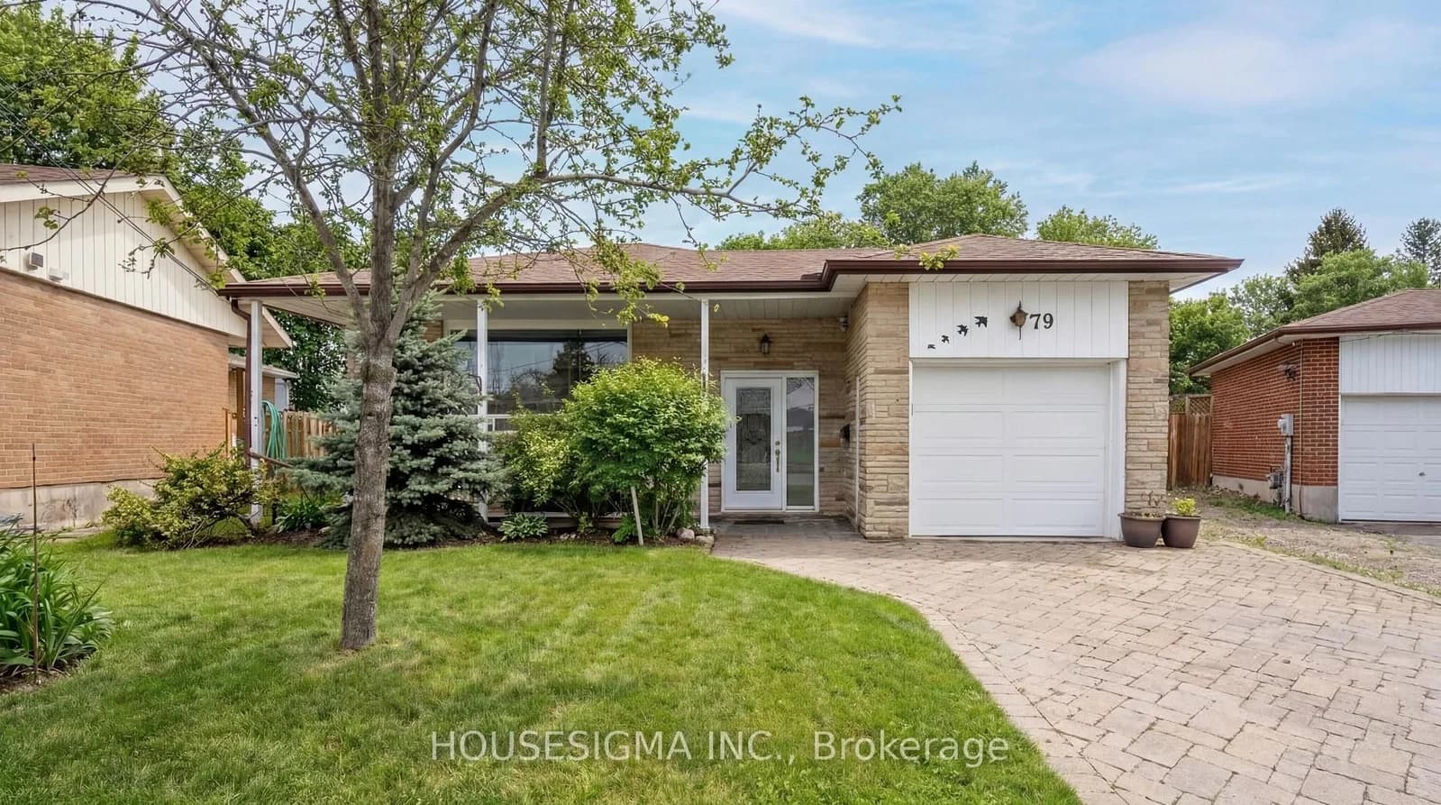 Photo of Weir Crescent in Toronto · West Hill