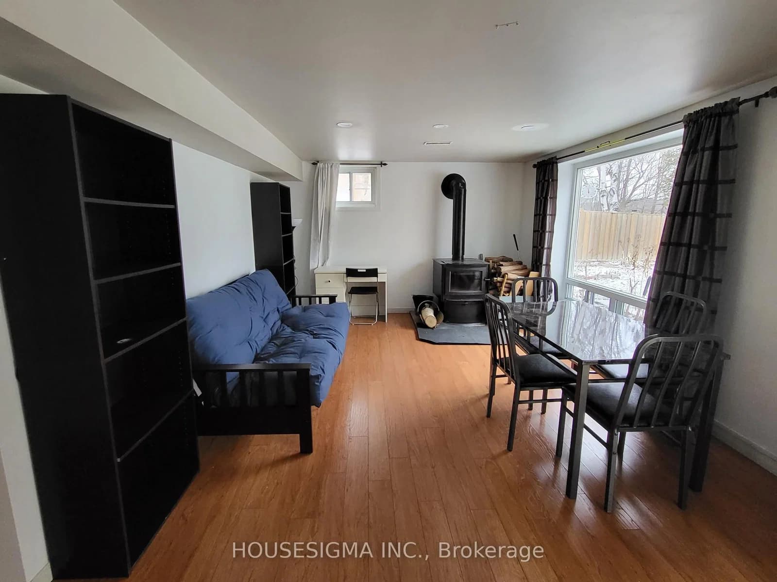 Weir Crescent in Toronto · West Hill — photo 3
