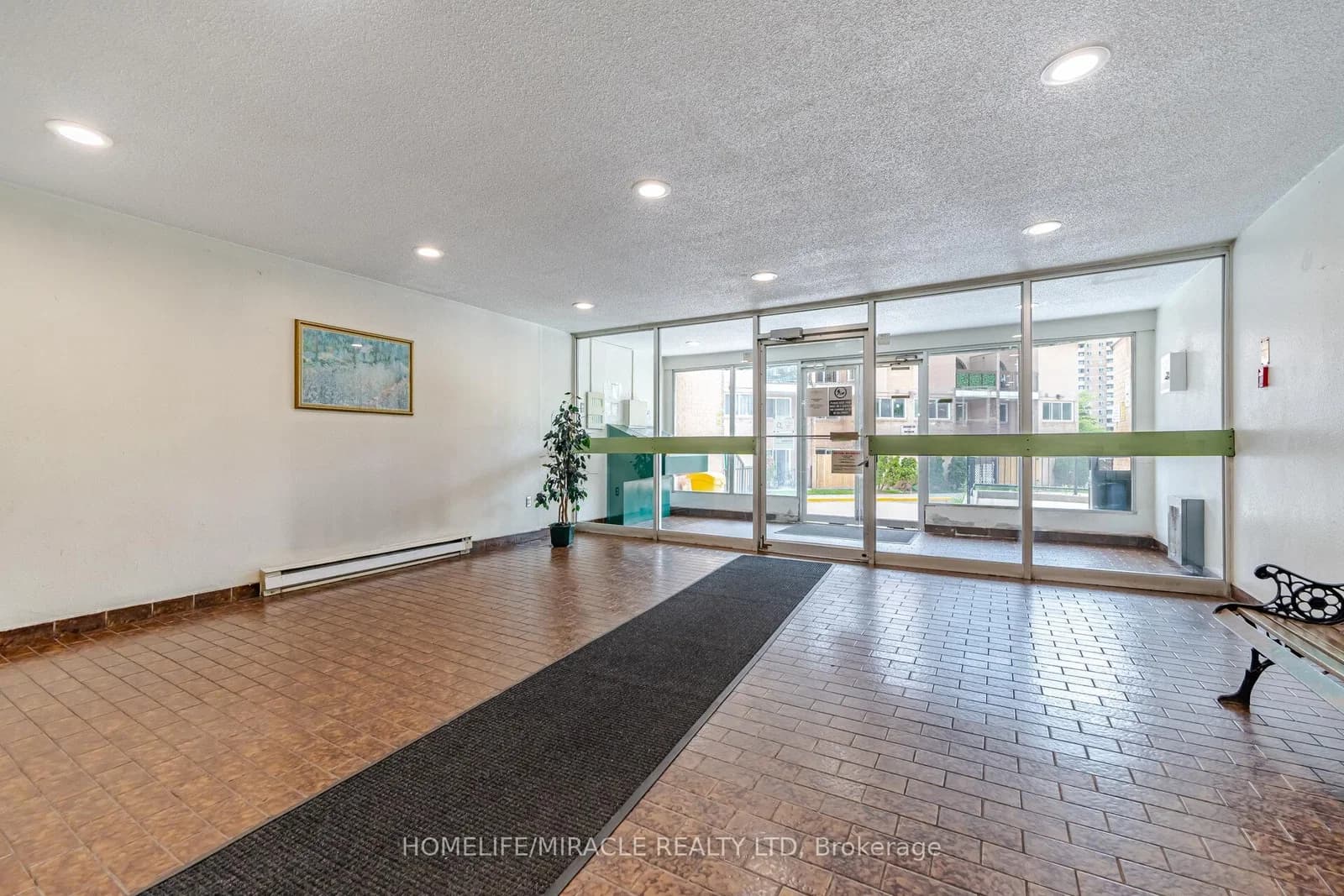 Mornelle Court in Toronto · Morningside — photo 3