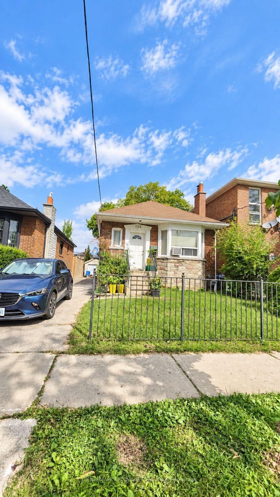 Torrens Avenue in Toronto · East York — photo 2