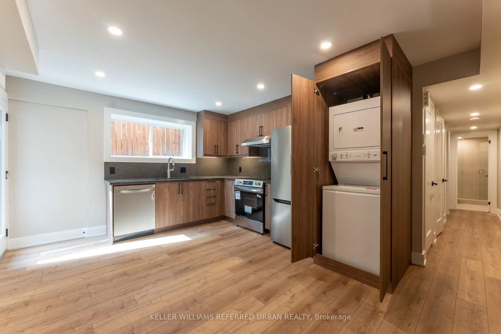 Jones Avenue in Toronto · Blake-Jones — photo 2