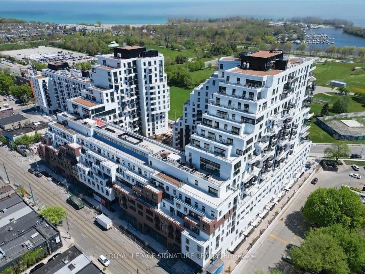 Photo of Eastern Avenue in Toronto · Greenwood-Coxwell