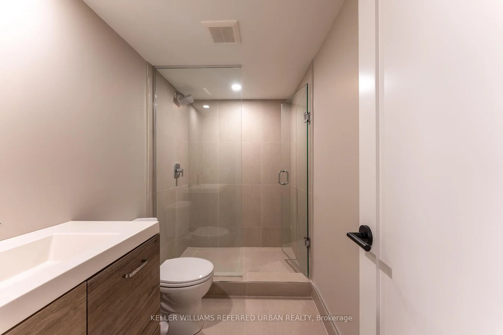 Jones Avenue in Toronto · Blake-Jones — photo 3