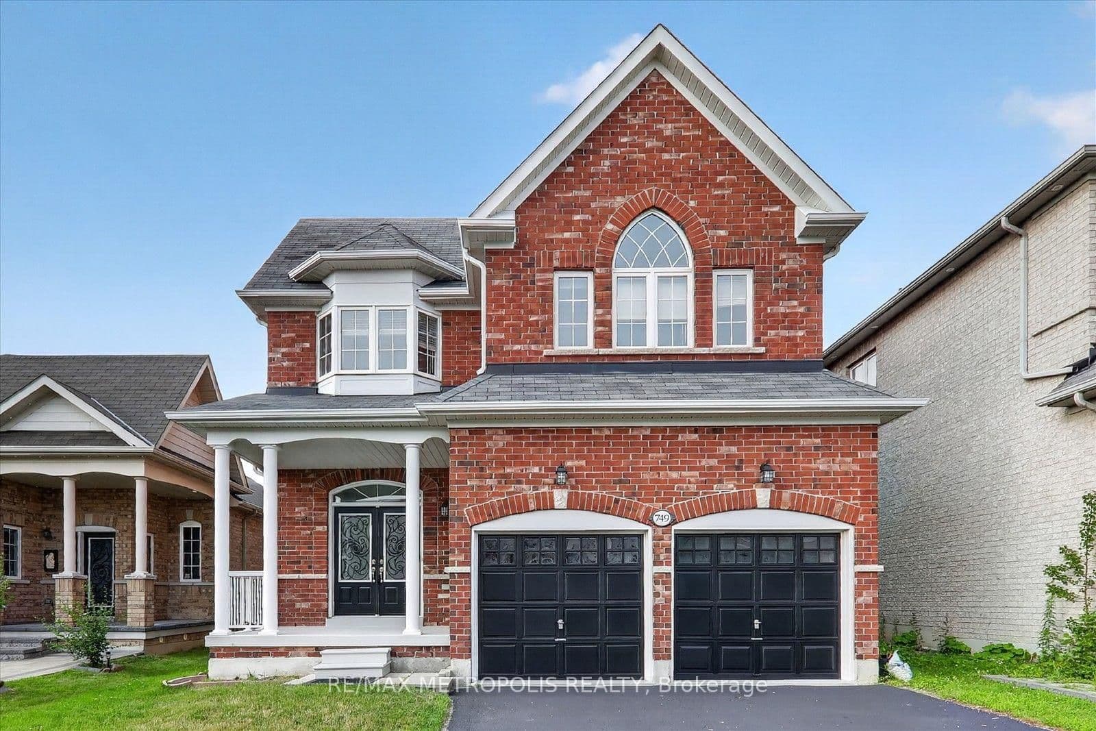 Black Cherry Drive in Oshawa · Taunton — photo 2