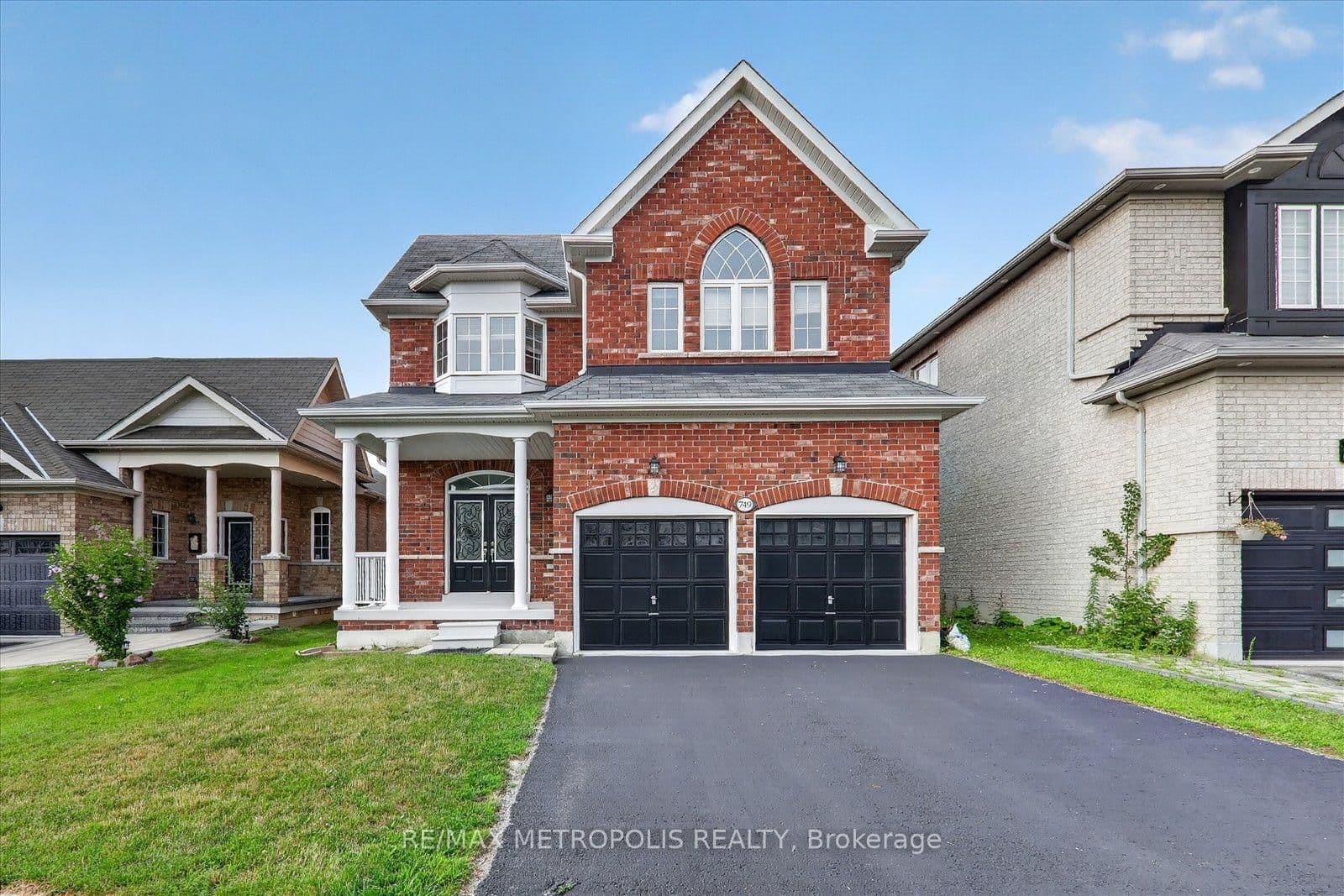 Black Cherry Drive in Oshawa · Taunton — photo 3