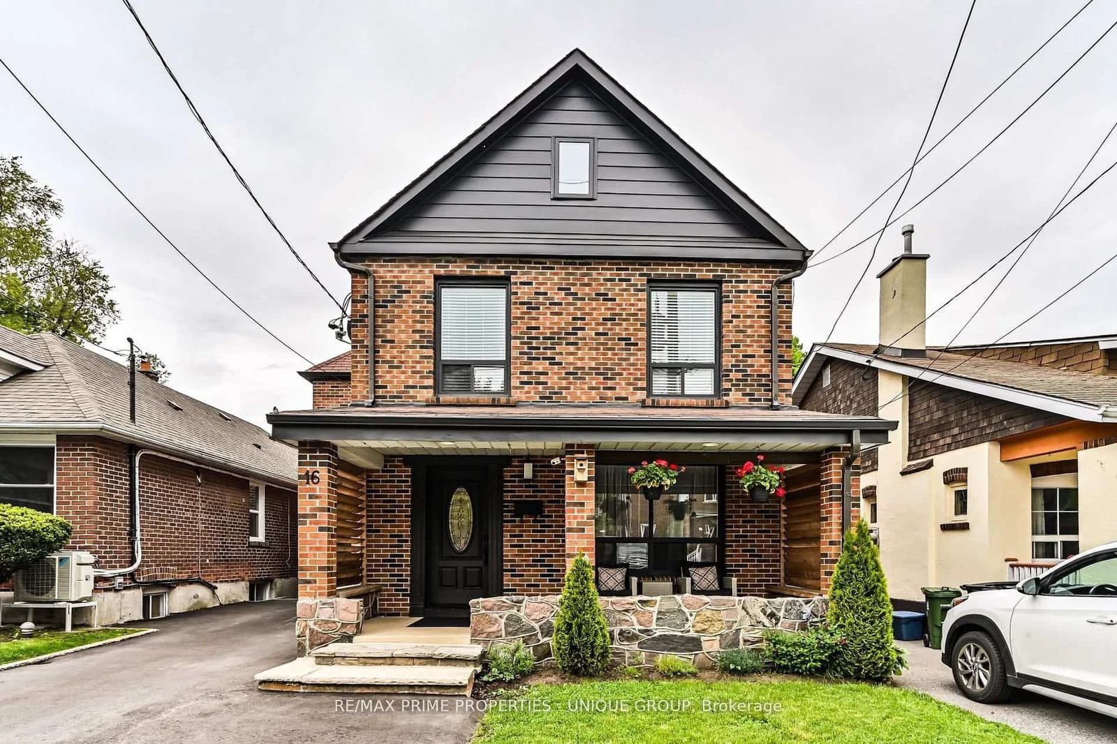 Eastwood Avenue in Toronto · Birchcliffe-Cliffside — photo 2