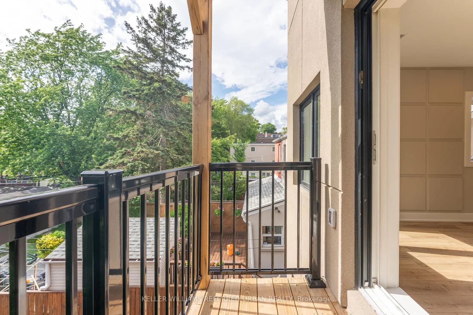 Jones Avenue in Toronto · Blake-Jones — photo 2