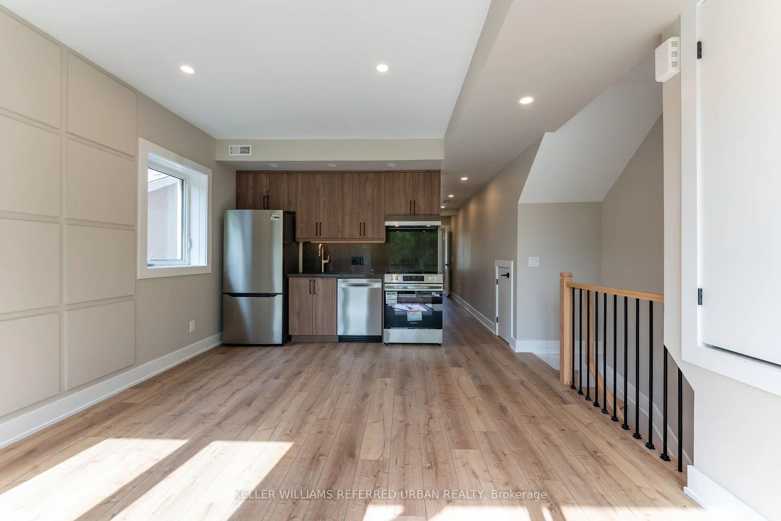 Jones Avenue in Toronto · Blake-Jones — photo 3