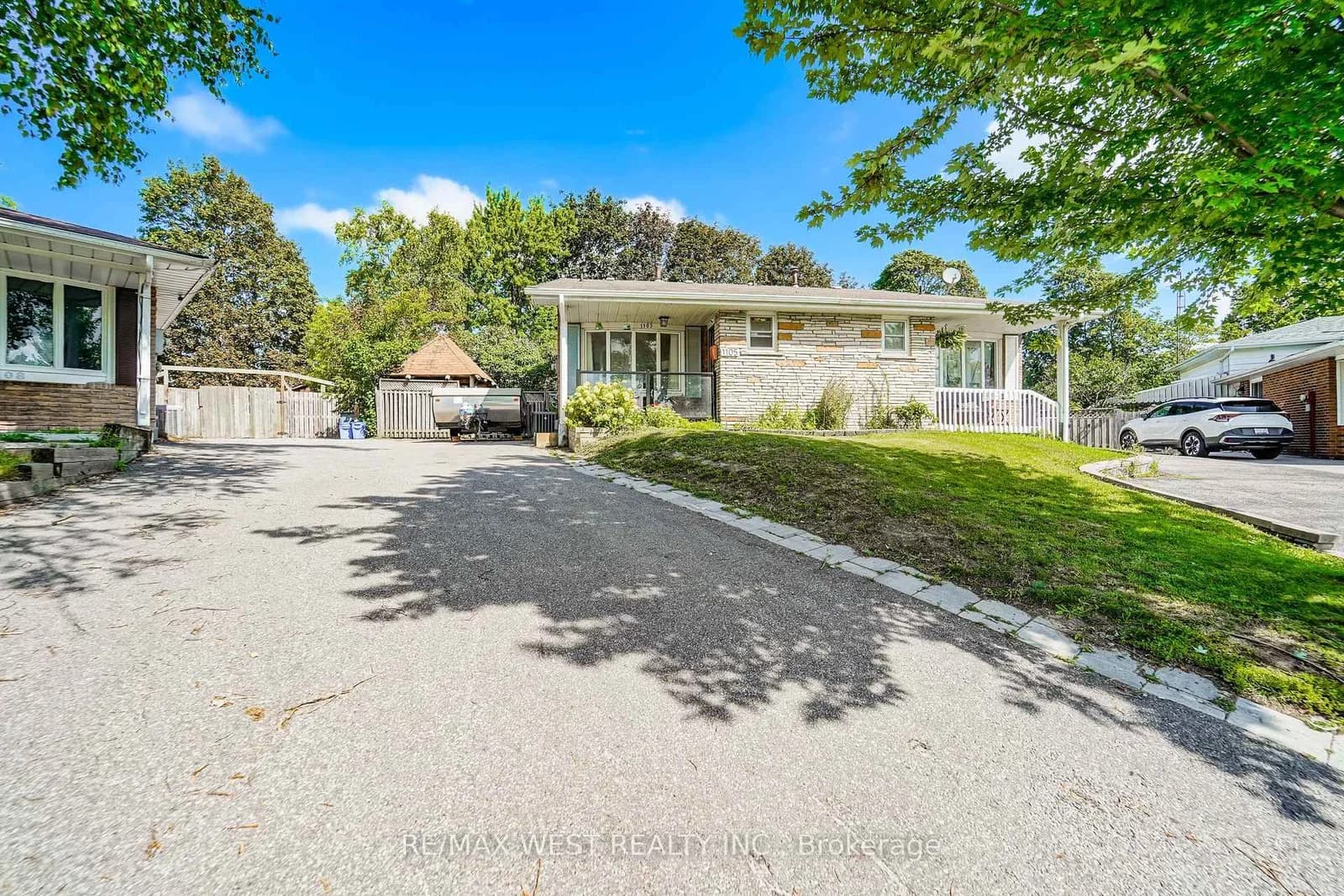 Valley Court in Oshawa · Lakeview — photo 2