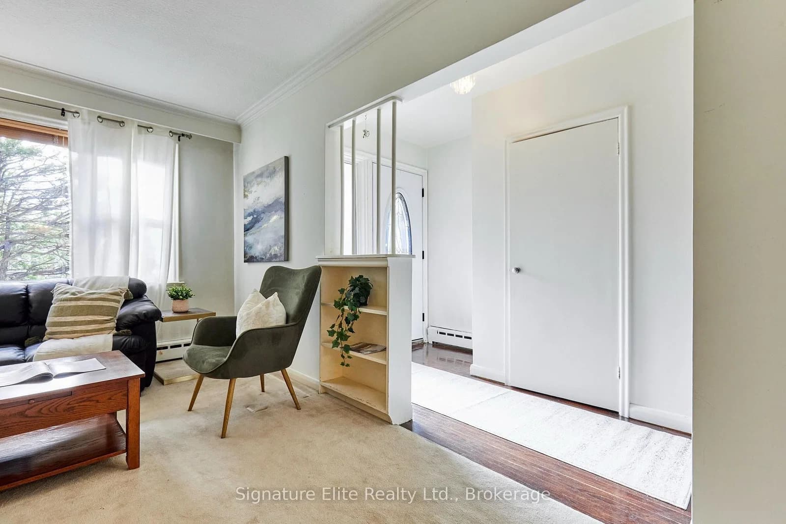 Bonny Lynn Court in Toronto · Ionview — photo 3