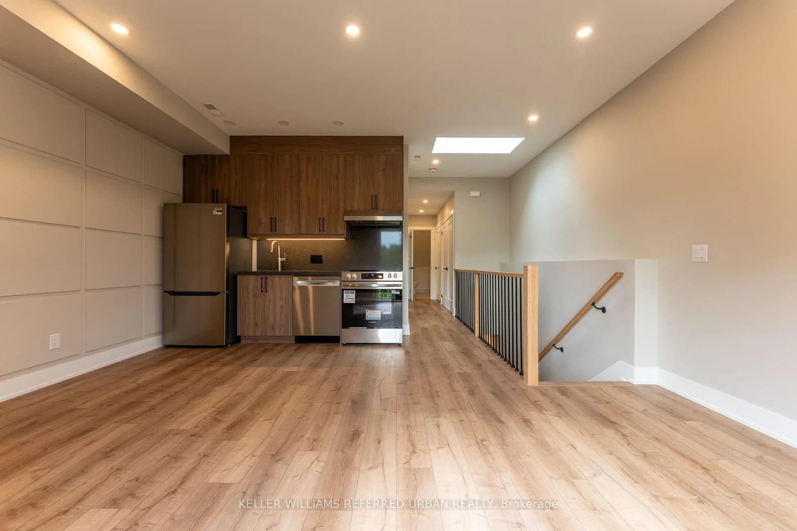 Jones Avenue in Toronto · Blake-Jones — photo 3
