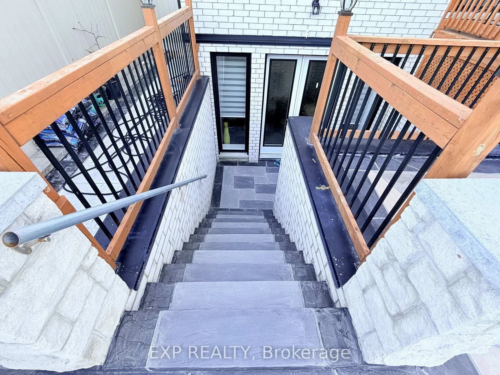 Sandhurst Crescent in Pickering · Highbush — photo 3