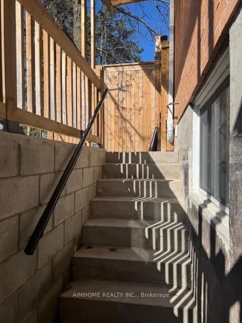 Shilton Road in Toronto · Agincourt South-Malvern West — photo 2