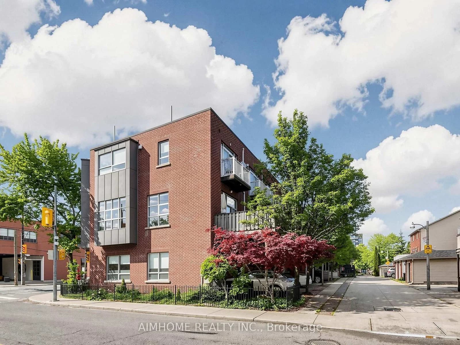 Photo of Dundas Street in Toronto · South Riverdale