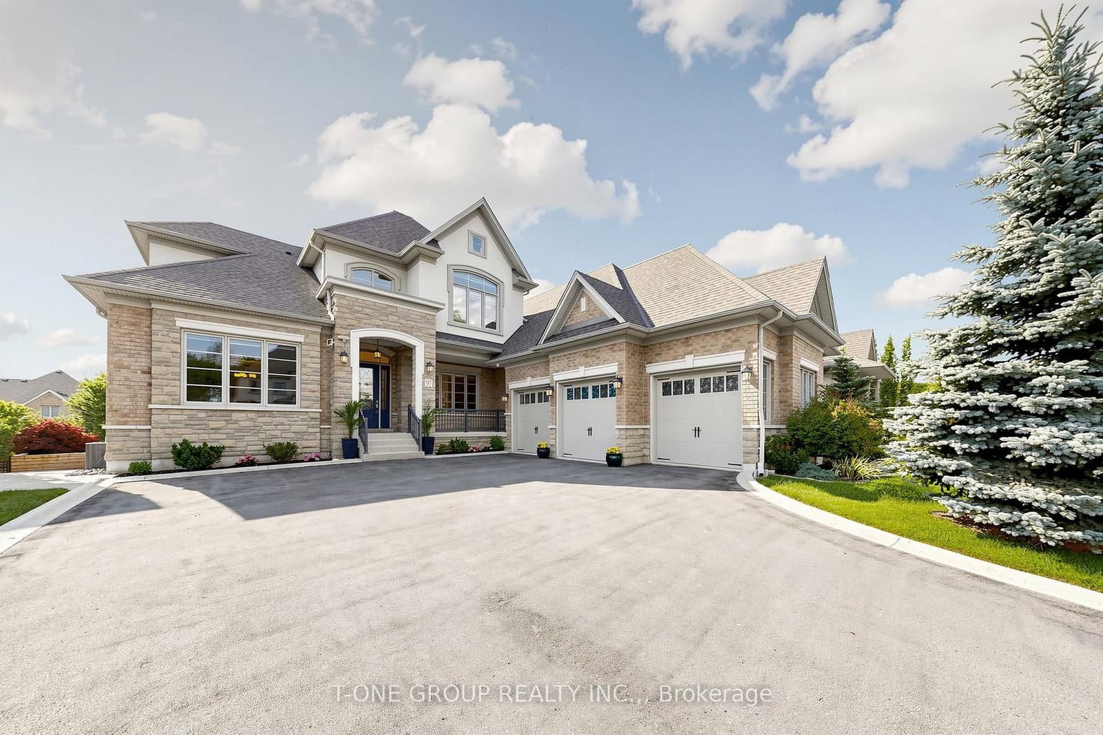 Chuck Ormsby Crescent in King · King City — photo 2