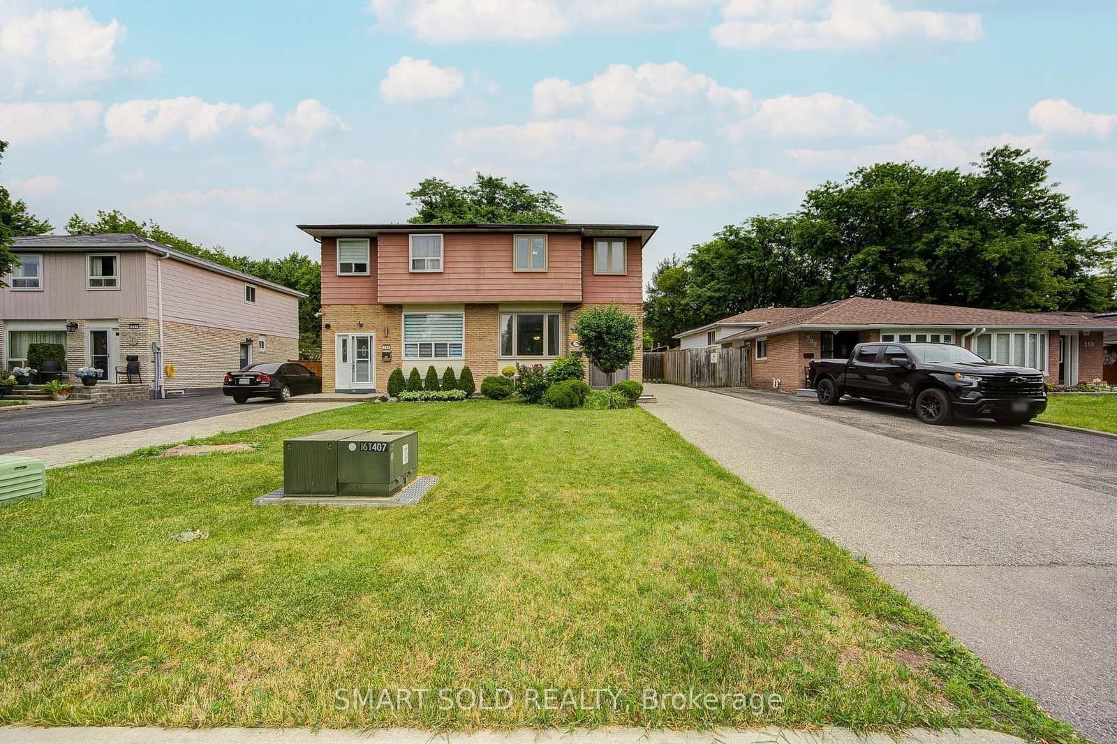Photo of Cedar Avenue in Richmond Hill · Harding