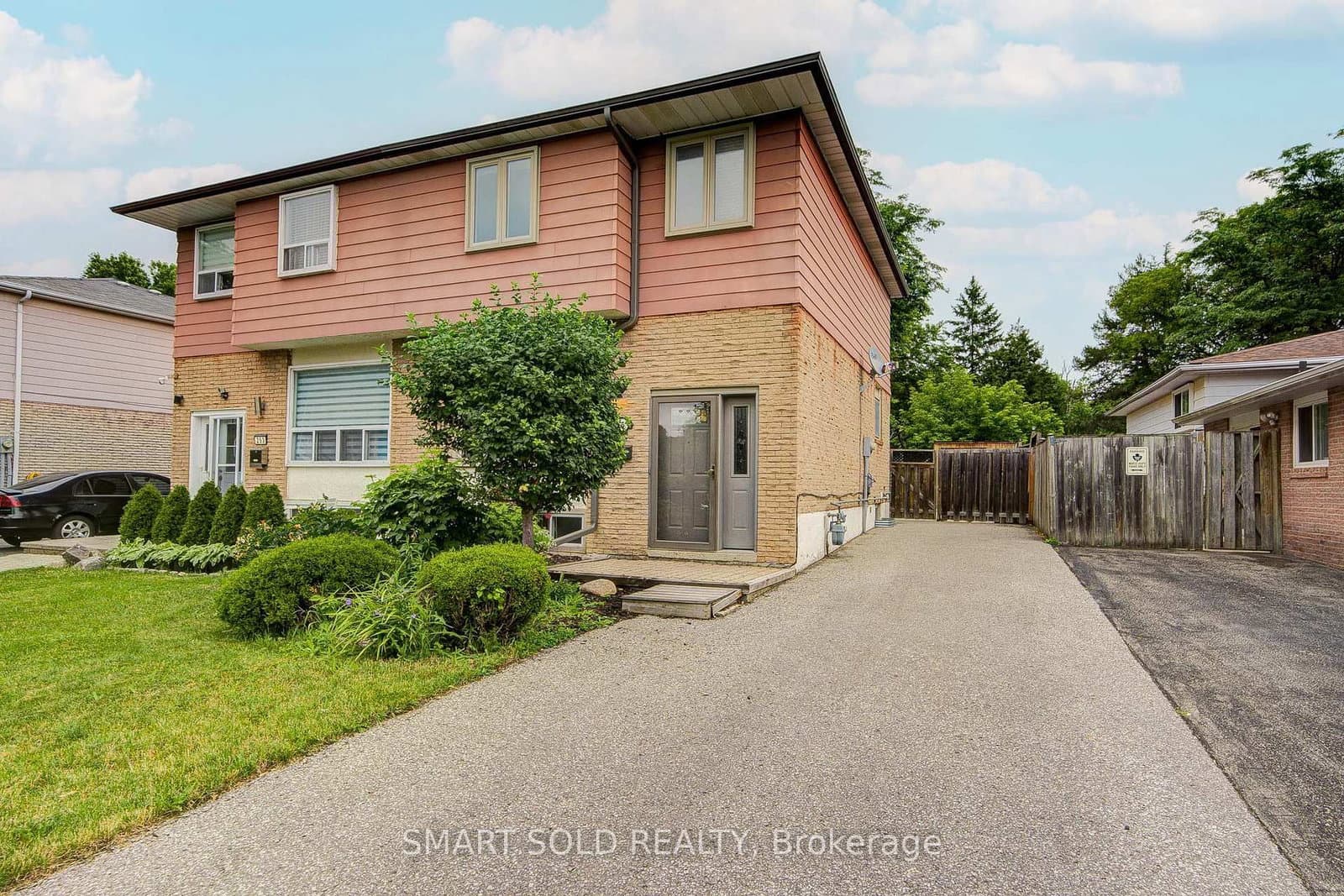 Cedar Avenue in Richmond Hill · Harding — photo 3