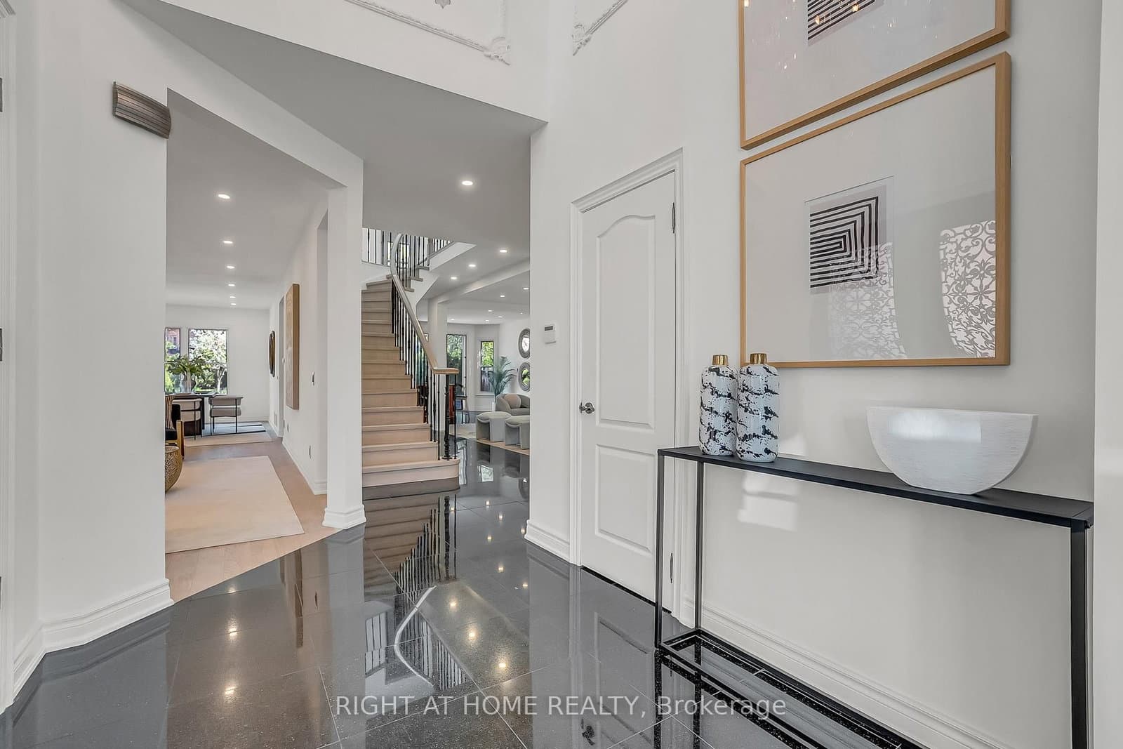 Ventura Way in Vaughan · Beverley Glen — photo 2