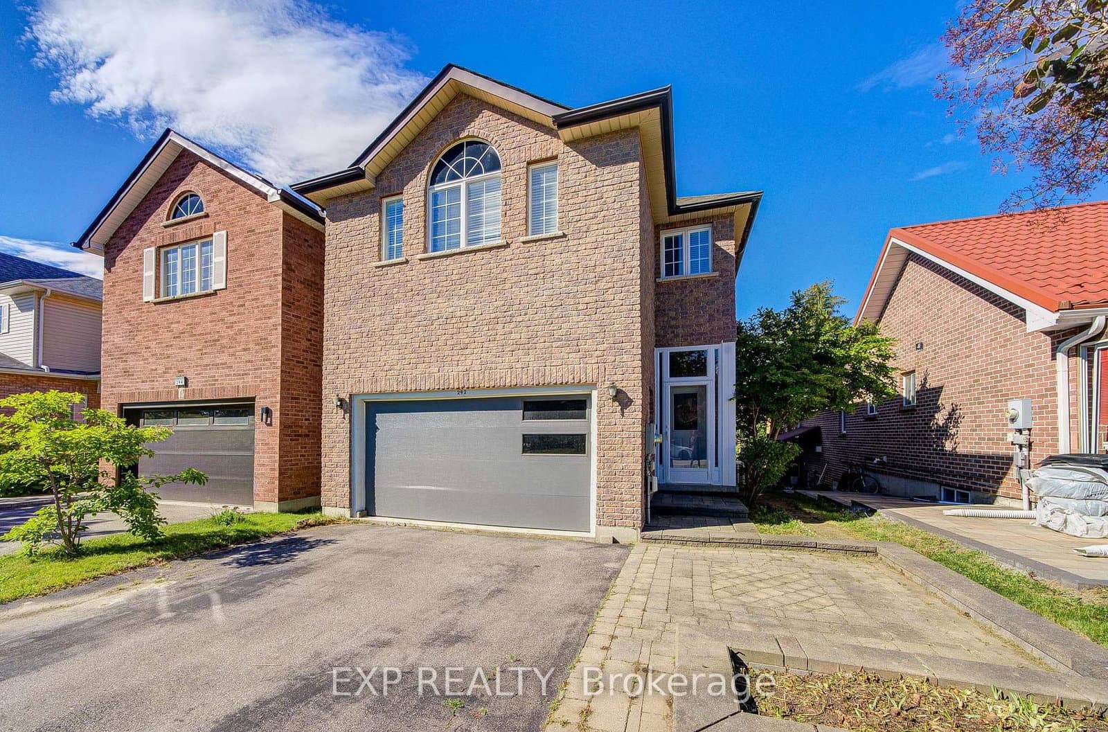 Photo of Sheridan Court in Newmarket · Gorham-College Manor