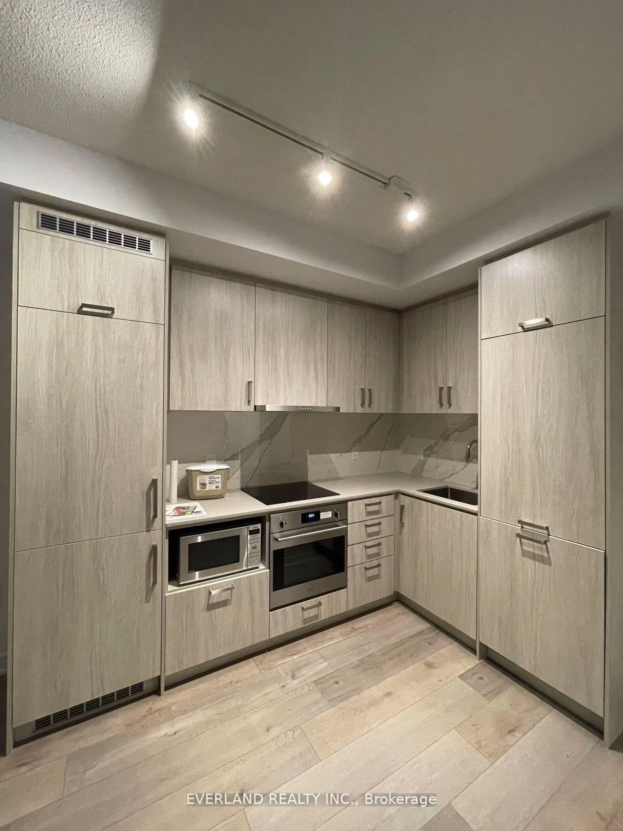 Photo of Honeycrisp Crescent in Vaughan · Concord
