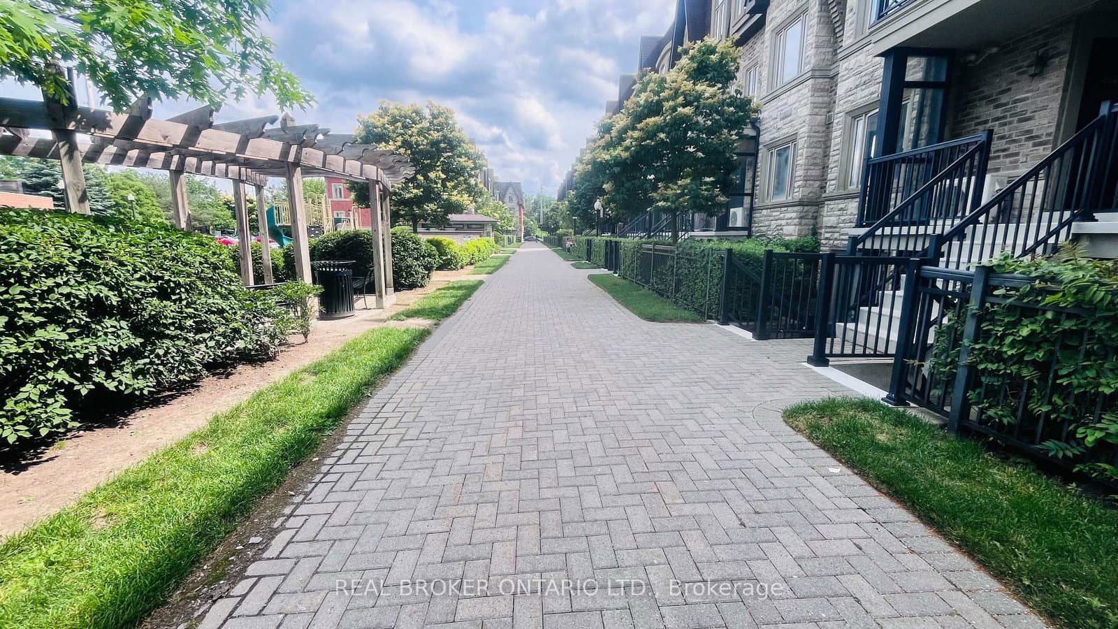 JOHN Street in Markham · Aileen-Willowbrook — photo 3