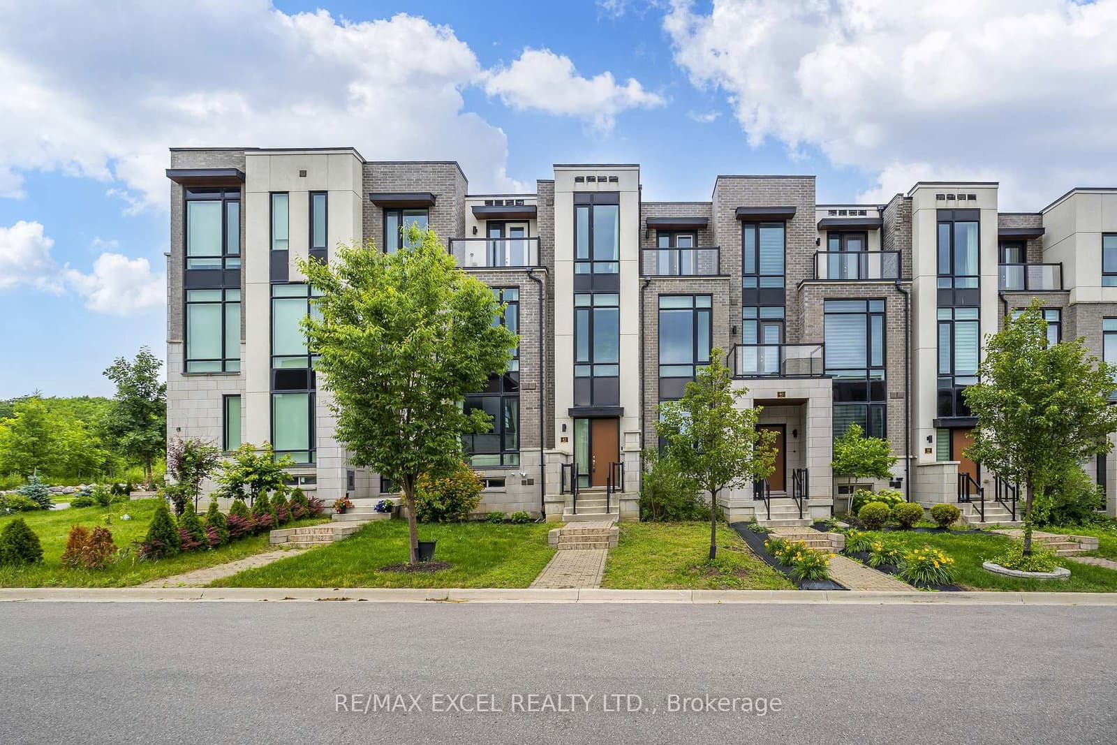 Aylin Crescent in Vaughan · Patterson — photo 2
