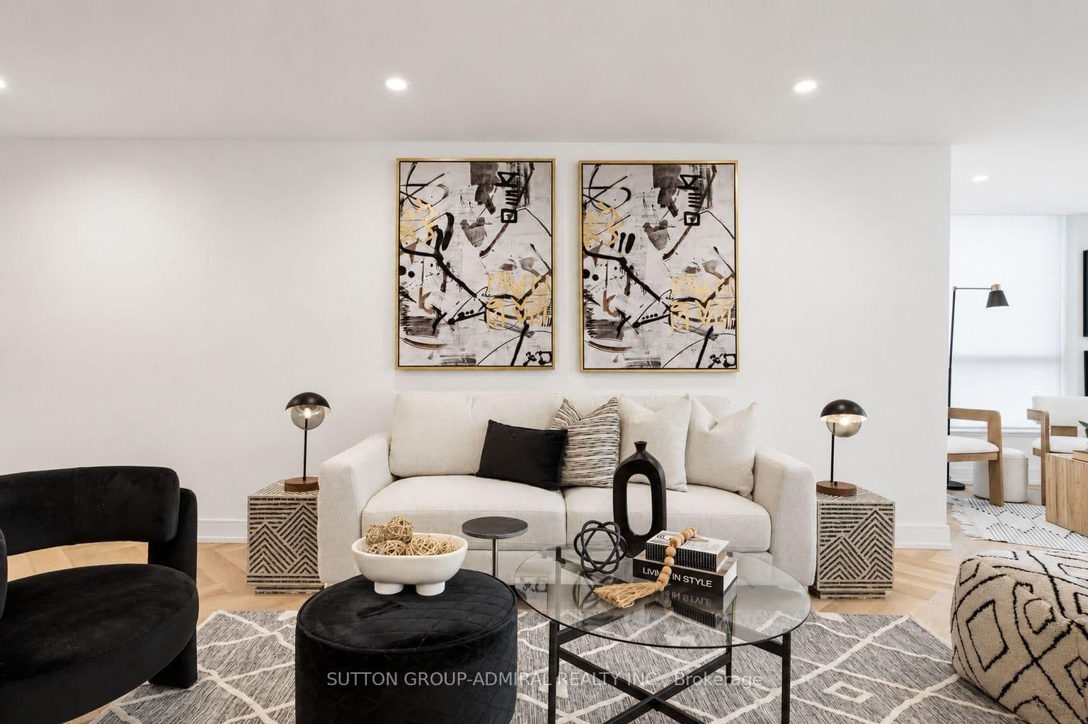 Clark Avenue in Vaughan · Crestwood-Springfarm-Yorkhill — photo 2