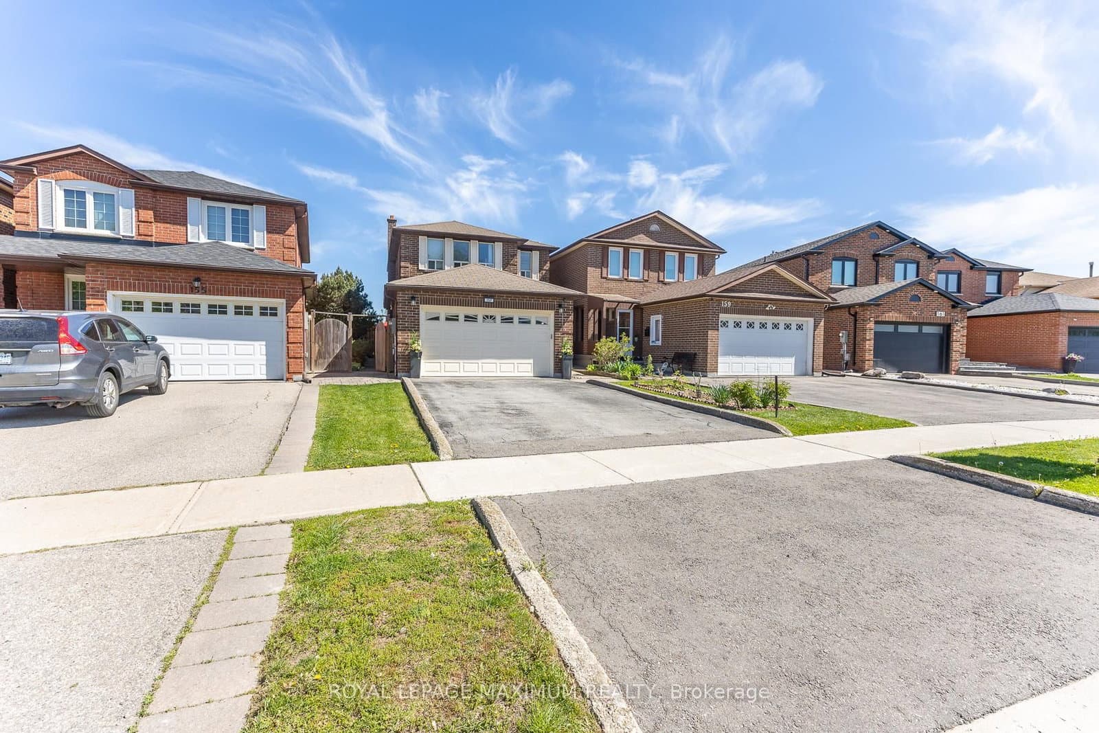 Misty Meadow Drive in Vaughan · East Woodbridge — photo 2