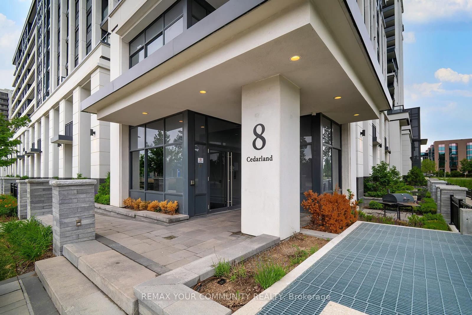 Cedarland Drive in Markham · Unionville — photo 2
