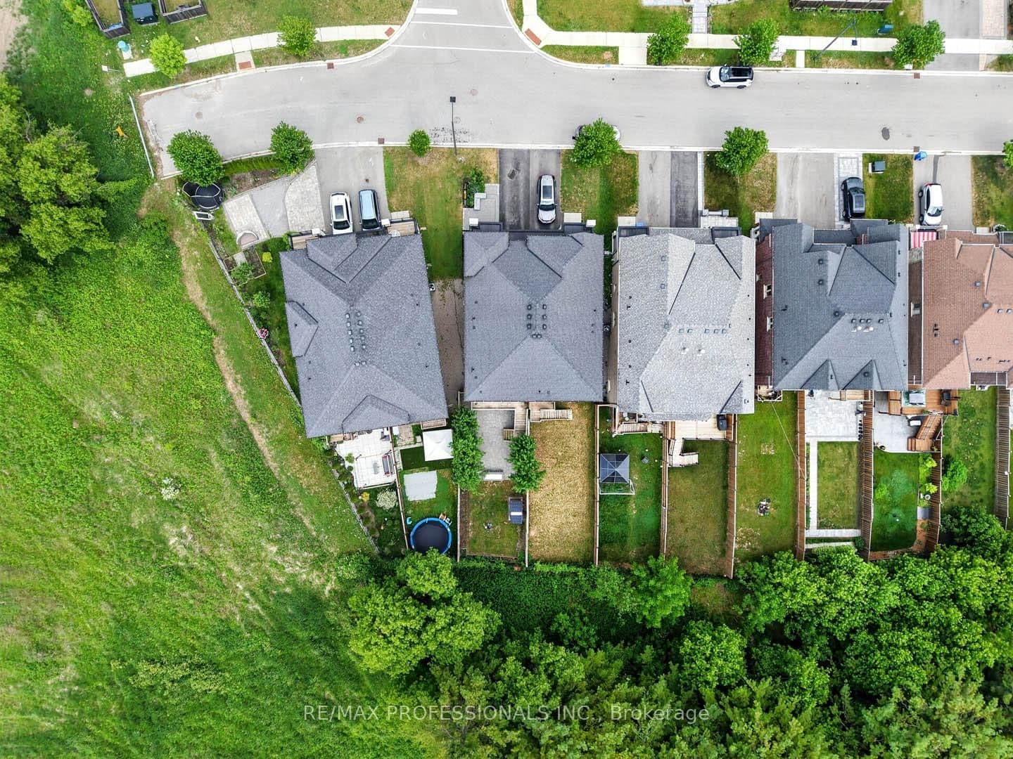 Countryman Road in East Gwillimbury · Sharon — photo 3