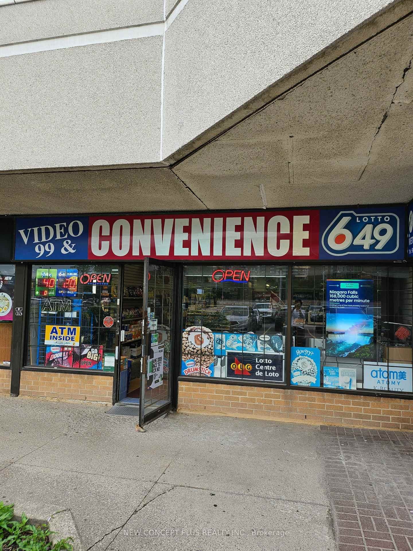 Photo of Yonge Street in Richmond Hill · Observatory